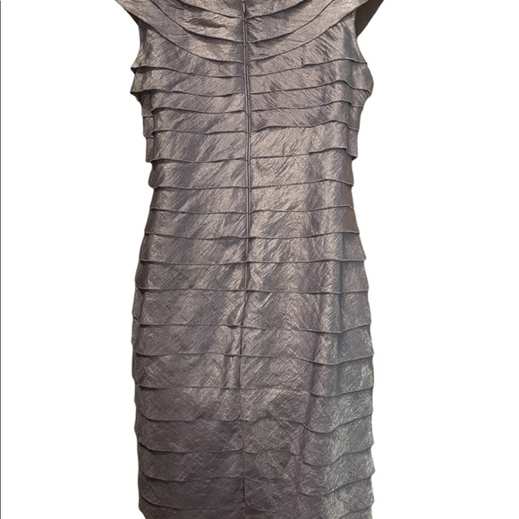 London Time lavender evening dres - Picture 4 of 5